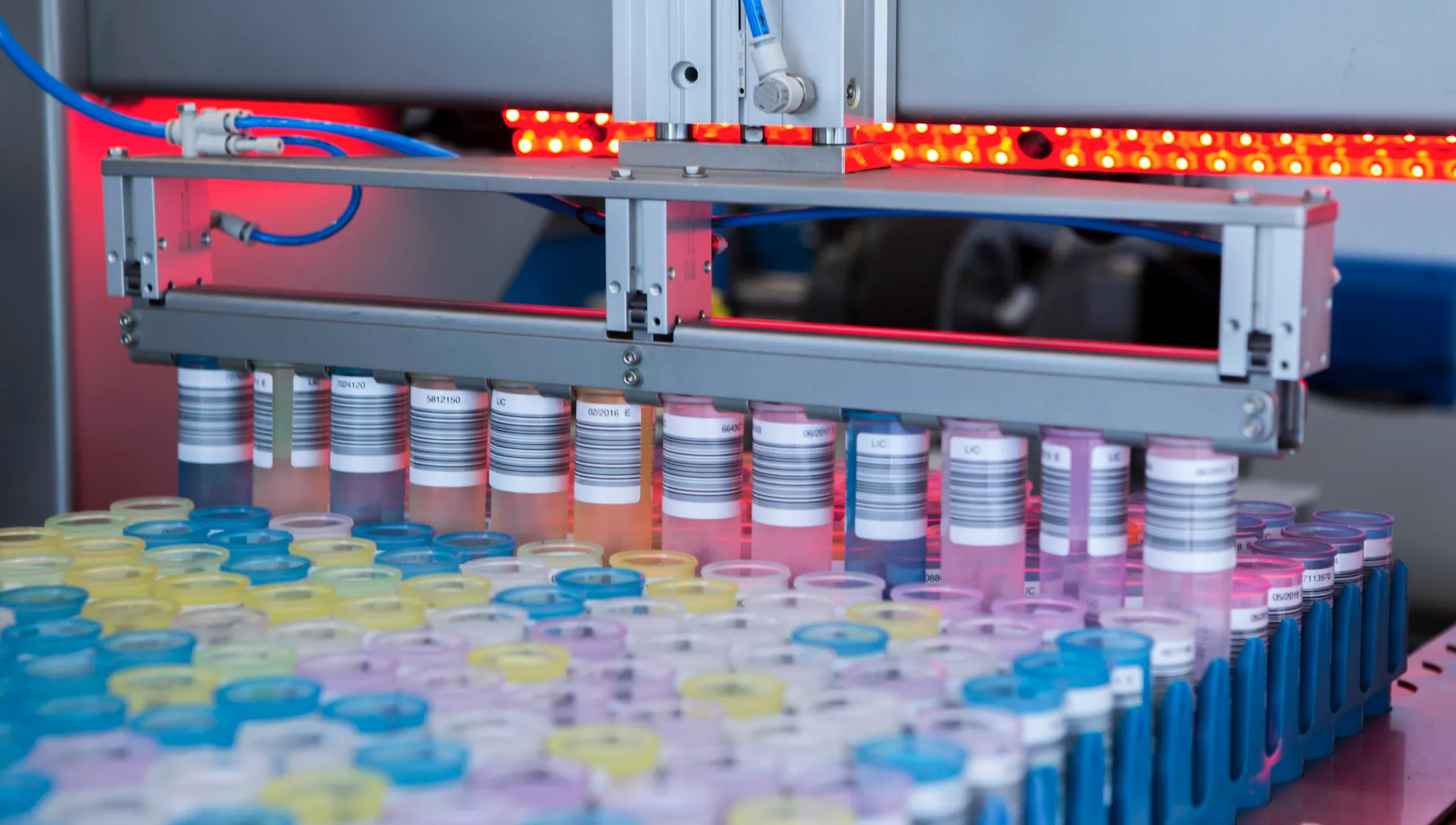 We use sensors, barcodes, RFID and vision systems integrated with our software to trace samples for your laboratory. 